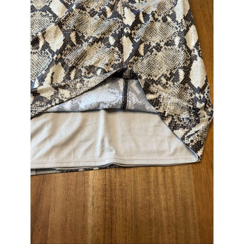 Chicos Liquid Snake Print  Women's Size 3 / XL Stretch Lined Edgy Career Skirt - Picture 7 of 7